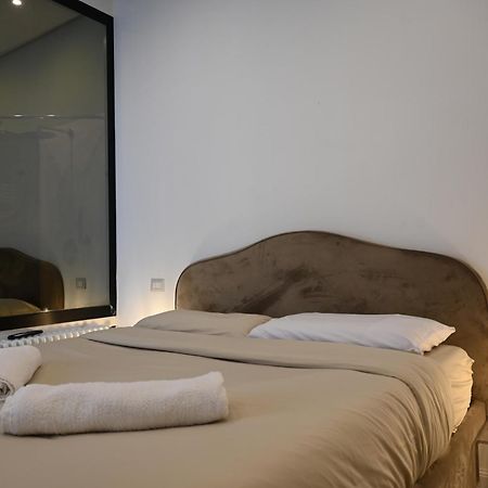 Qhouse Apartment Napoli Bagian luar foto