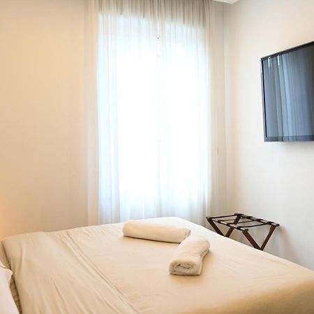 Qhouse Apartment Napoli Bagian luar foto