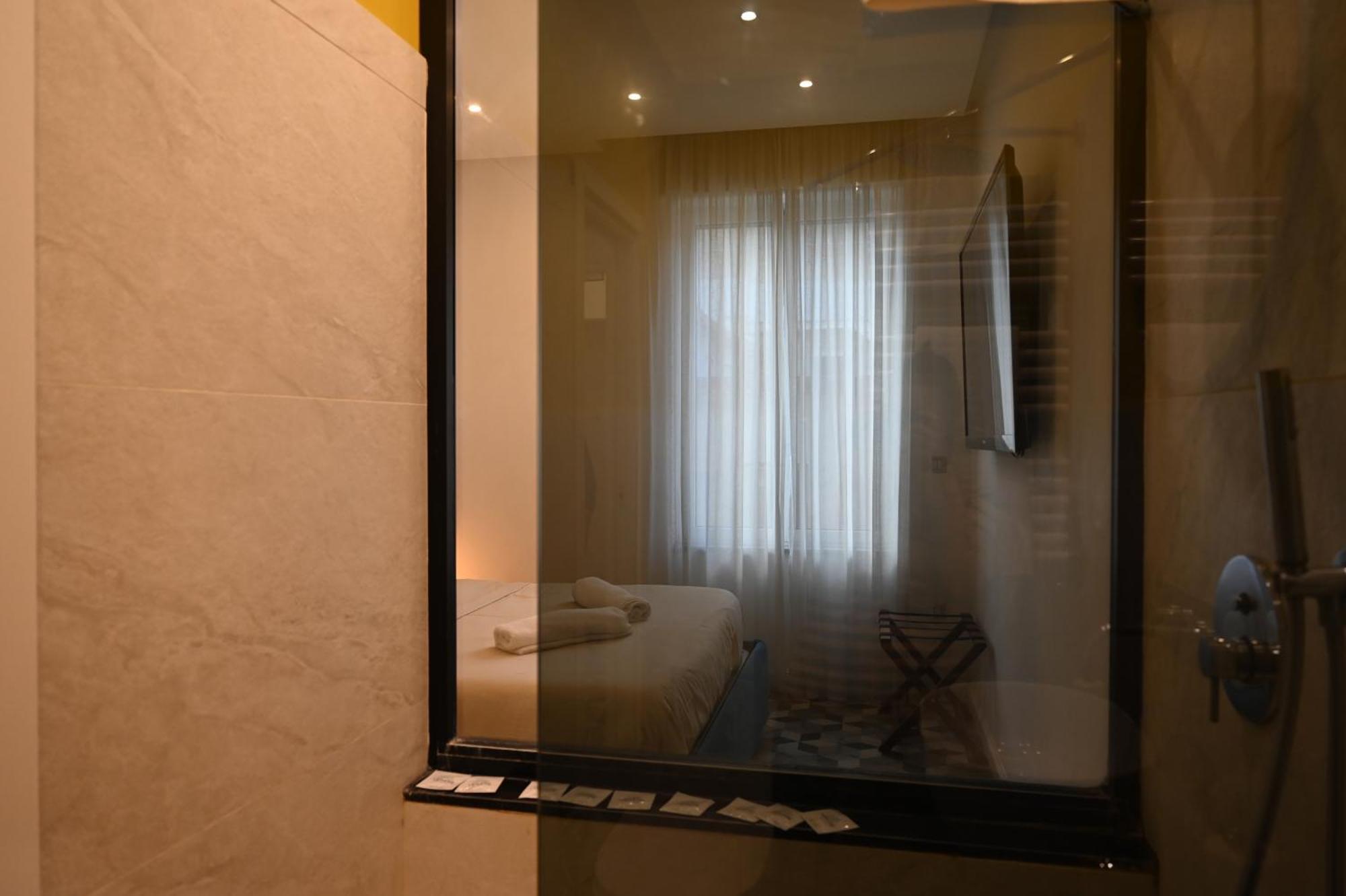 Qhouse Apartment Napoli Bagian luar foto