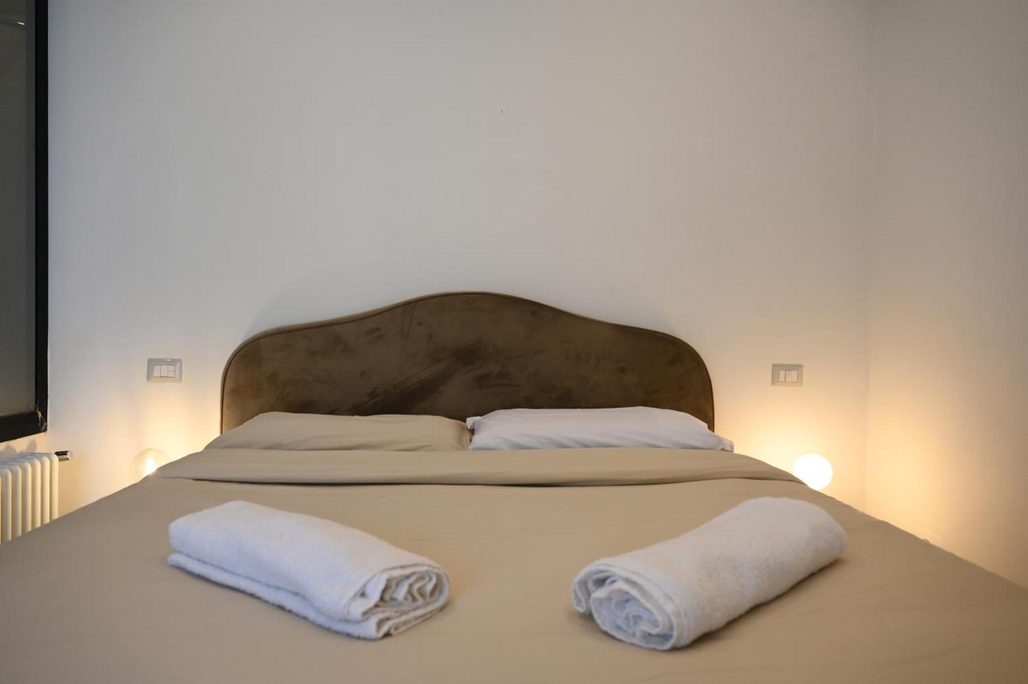Qhouse Apartment Napoli Bagian luar foto
