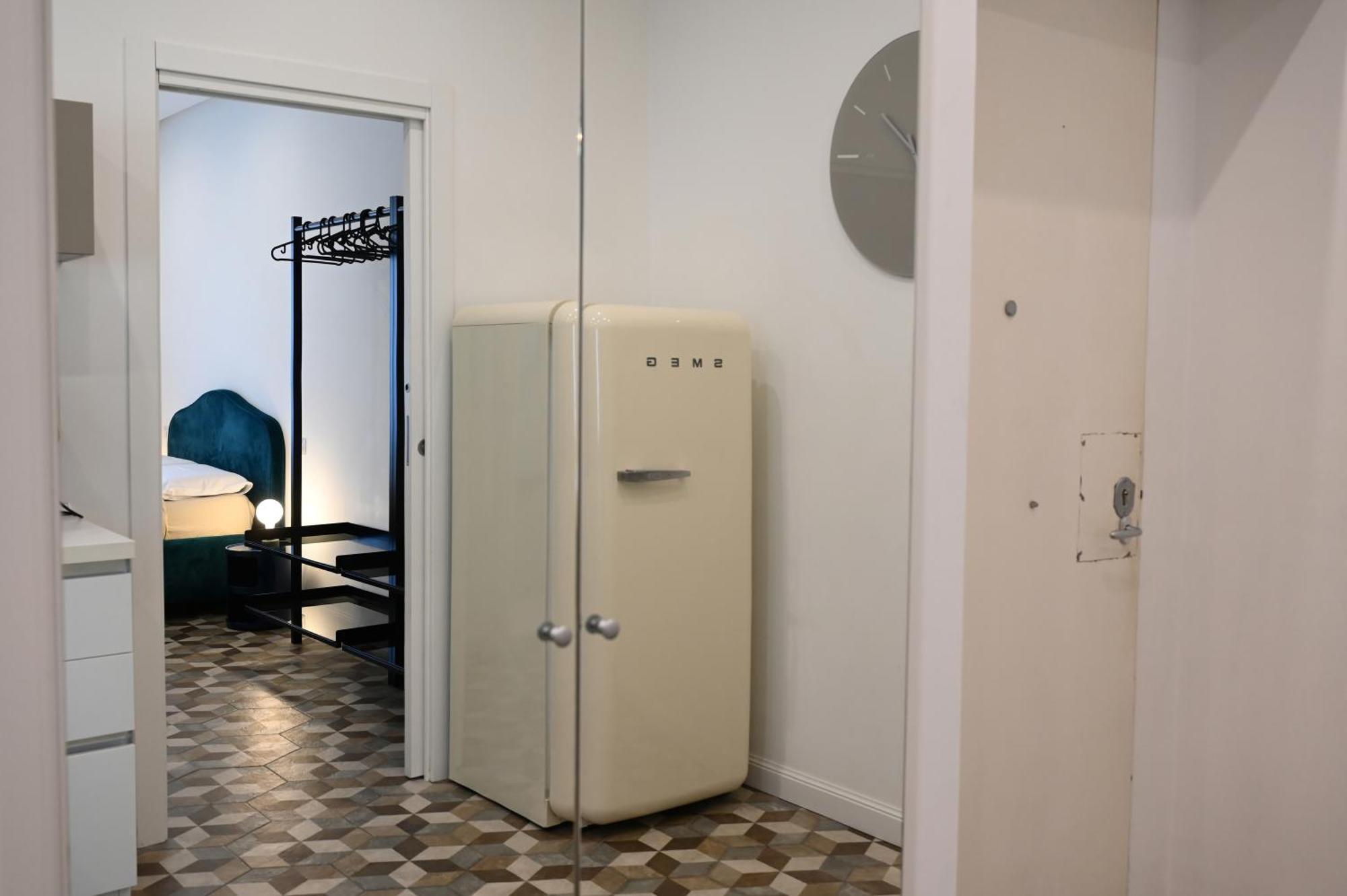 Qhouse Apartment Napoli Bagian luar foto