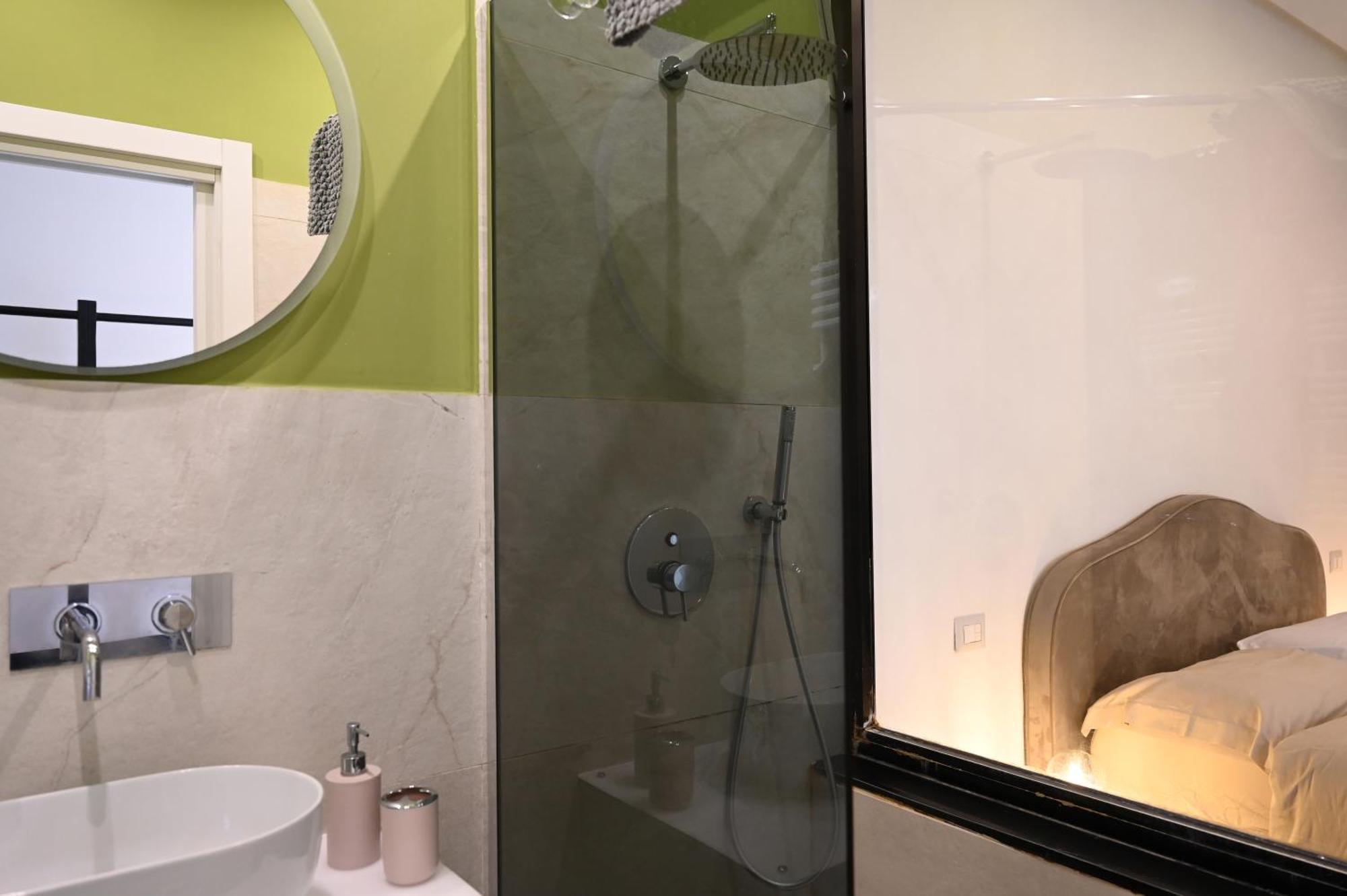 Qhouse Apartment Napoli Bagian luar foto