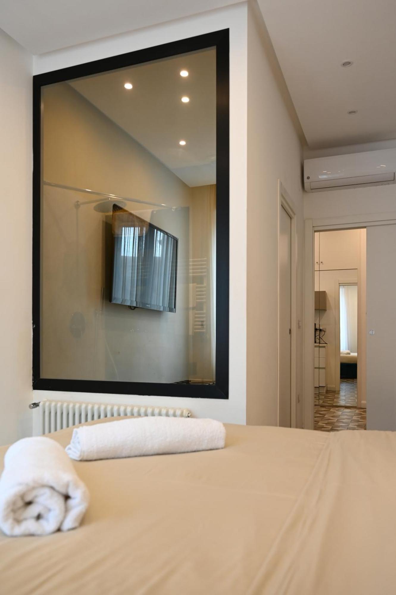 Qhouse Apartment Napoli Bagian luar foto